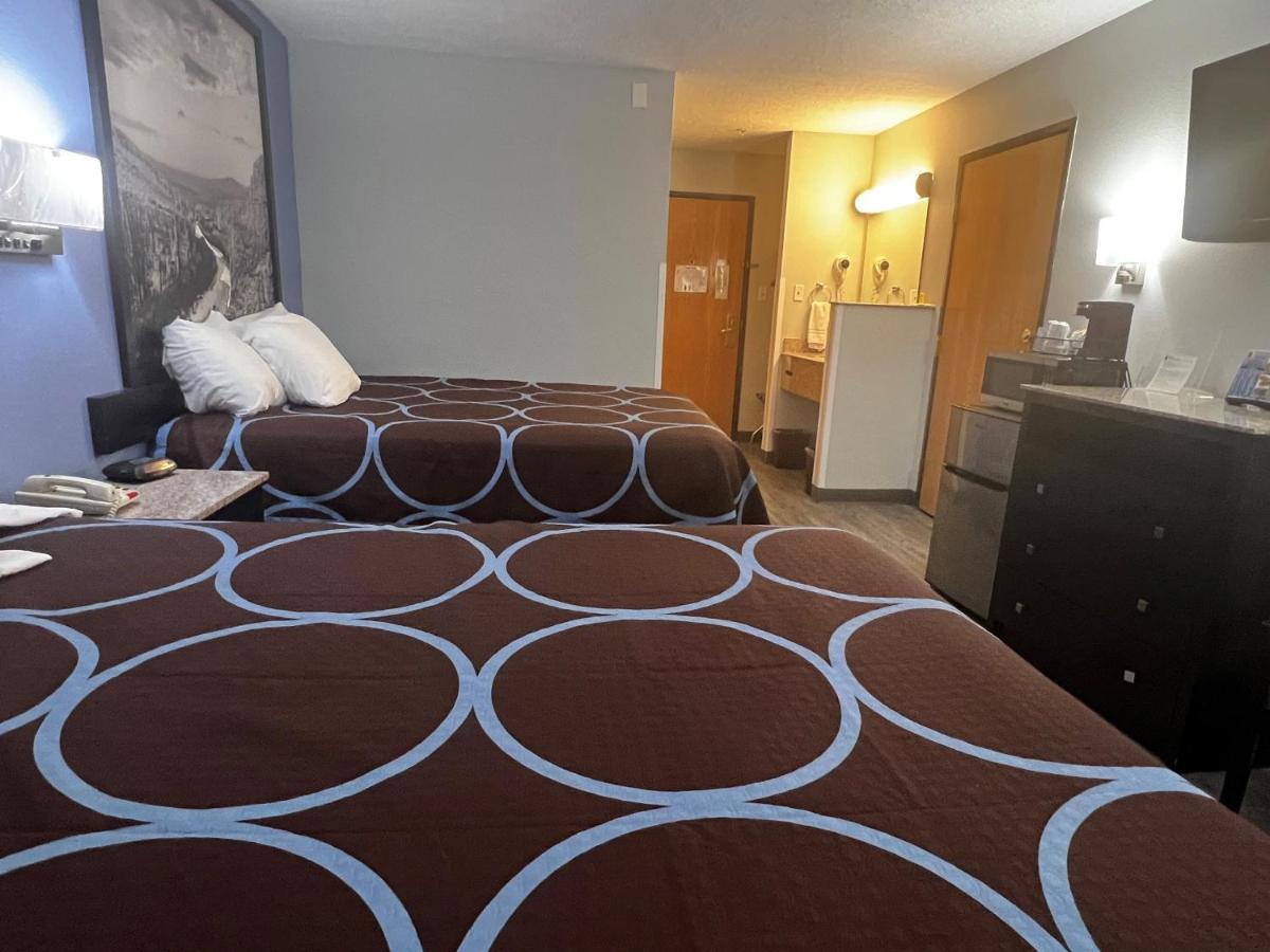 Отель Super 8 By Wyndham Cleveland Tx Экстерьер фото