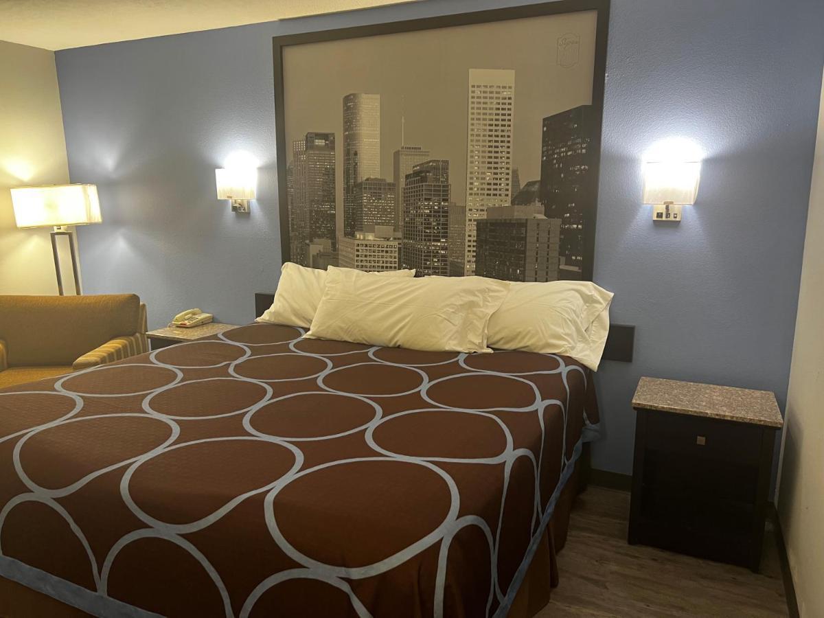 Отель Super 8 By Wyndham Cleveland Tx Экстерьер фото